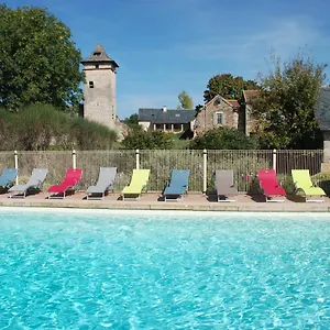  Hébergement de vacances Le Chateau De Pervinquieres France