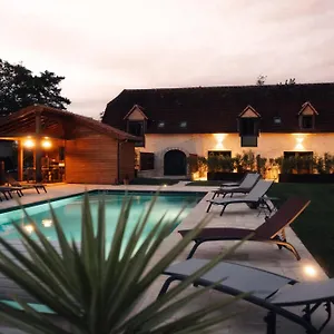  Hébergement de vacances Les Noyers De Gaudelle France